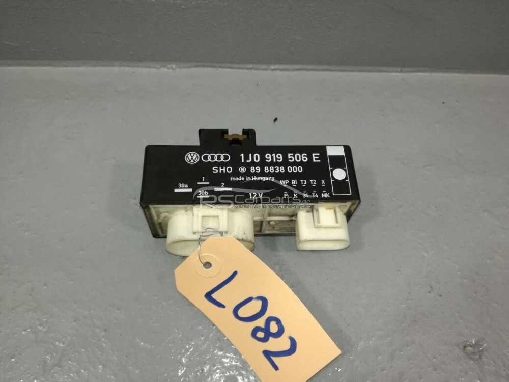 Lüfter Steuergerät / Kühlernachlauf  Audi A3 / S3 8L  1J0919506E 