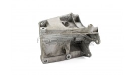 Halter Servopumpe Klimakompressor Audi A6 S6 RS6 A8 S8 / 077260885G 077260885H